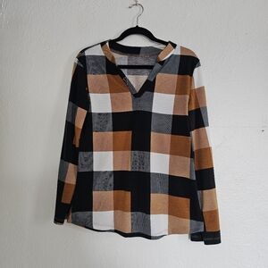 Medium Plaid Checkered Brown V-Neck Flannel